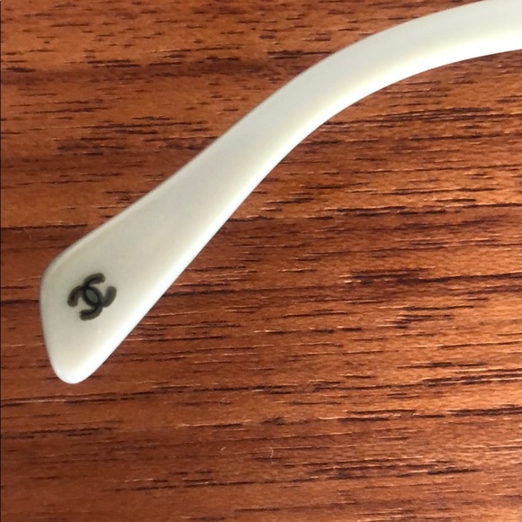 CHANEL Sunglasses - Picture 12 of 12